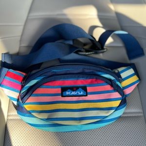 Pre-owned. KAVU Spectator Waist Pack.